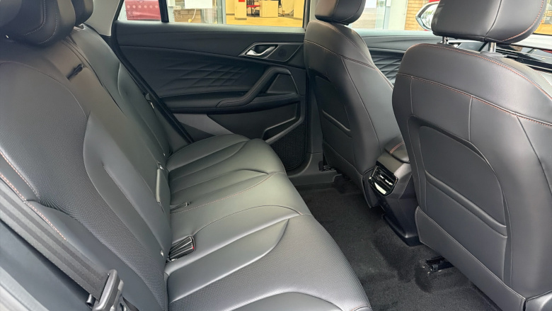 MG HS 1.5 T-GDI Trophy 5dr Petrol Hatchback